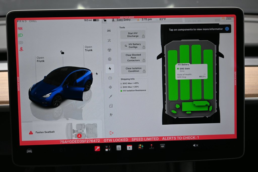 Used 2025 Tesla Model Y Long Range RWD image 21