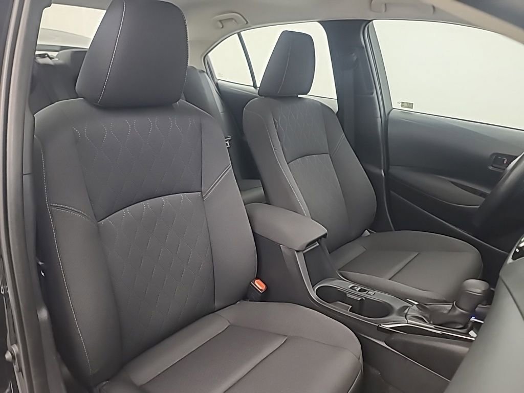 Used 2025 Toyota Corolla LE image 16