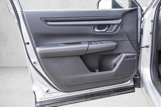 Used 2025 Honda CR-V LX image 12