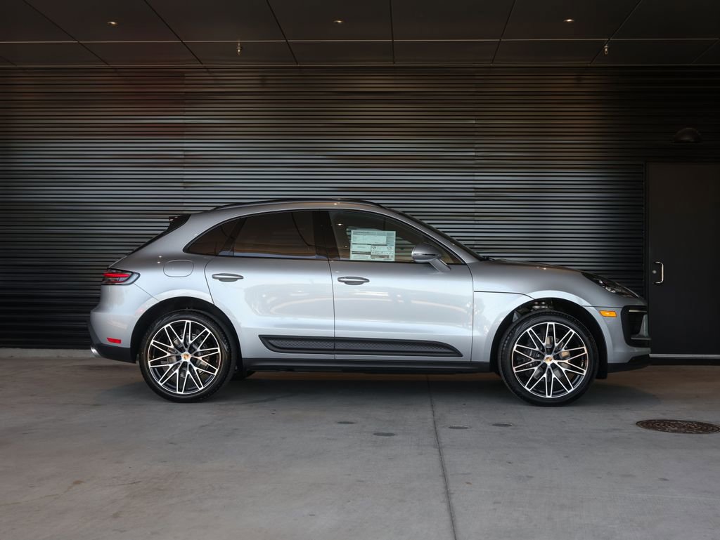 Certified 2025 Porsche Macan image 8