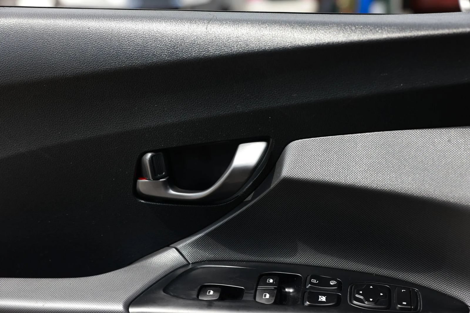 Used 2019 Hyundai Veloster 2.0 FWD image 42