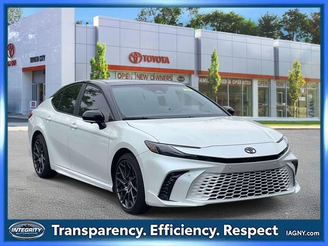 Used 2025 Toyota Camry XSE w/ Premium Plus Package FWD image 1