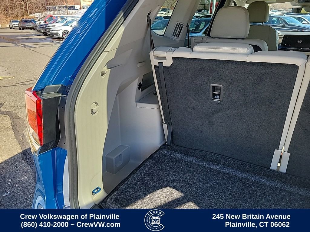 Certified 2025 Volkswagen Atlas SEL image 52