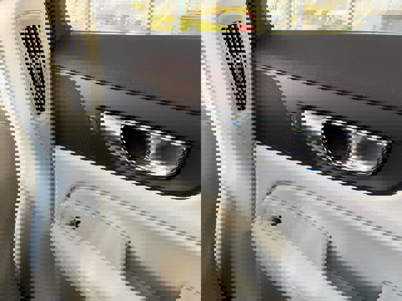 Used 2023 Volvo S60 B5 Ultimate w/ Climate Package image 39