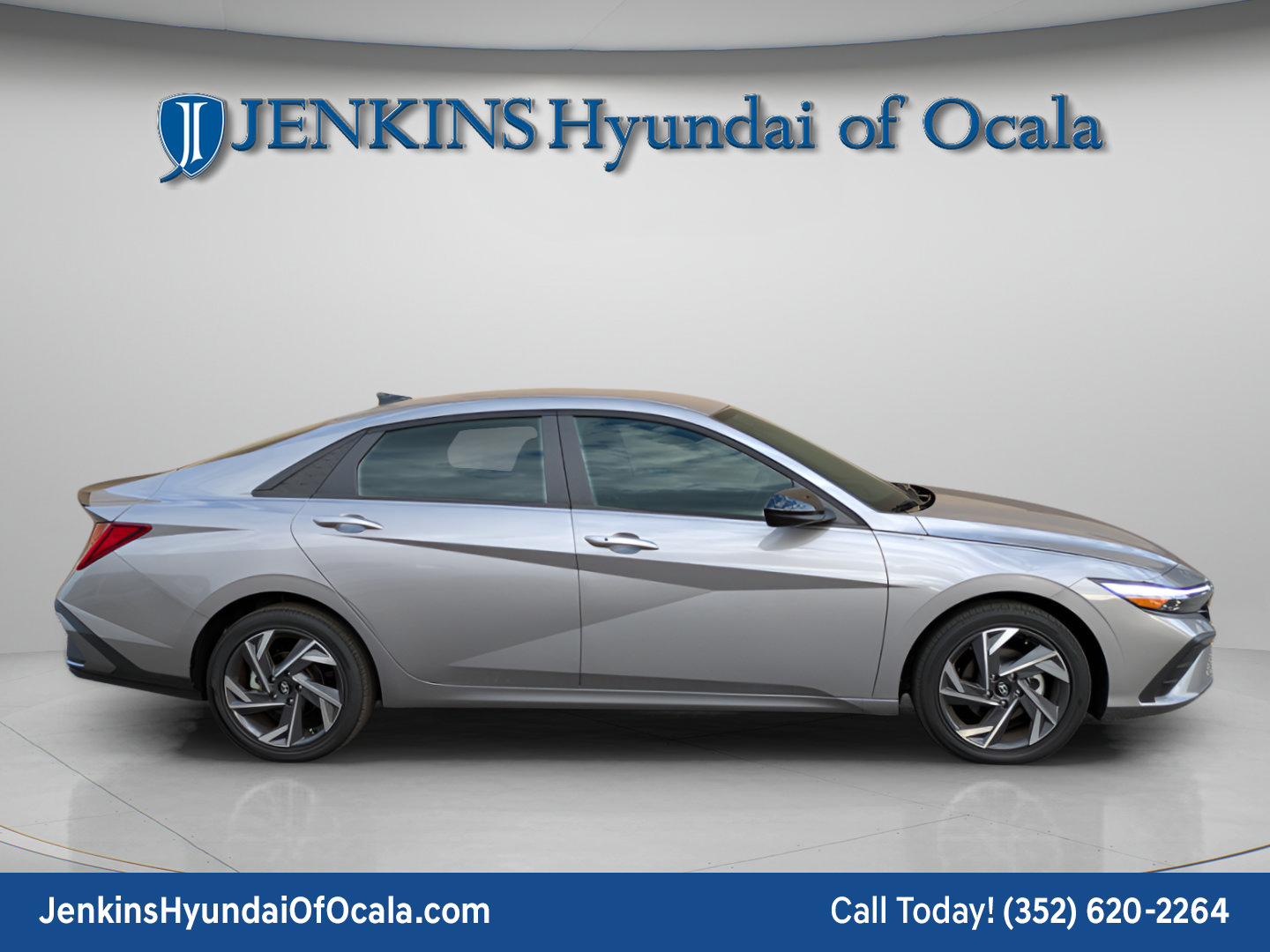 Certified 2025 Hyundai Elantra SEL FWD image 2