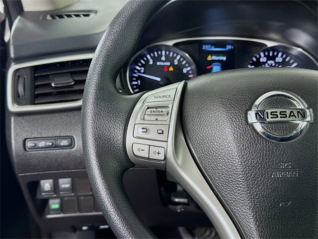 Used 2016 Nissan Rogue SV w/ SV Moonroof Package image 9