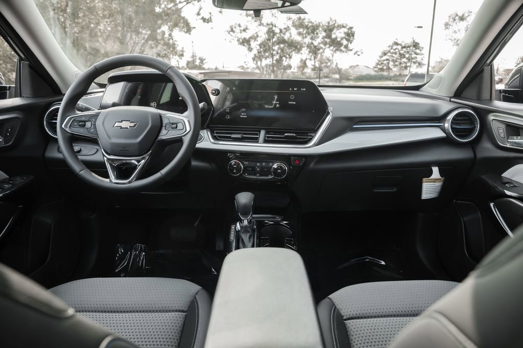 New 2026 Chevrolet Trax LT w/ Driver Confidence Package FWD image 17