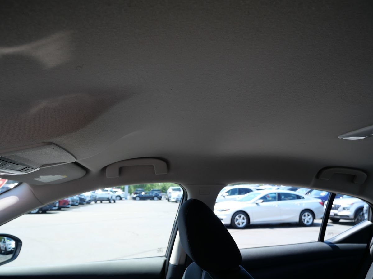 Used 2020 Nissan Sentra SV FWD image 12