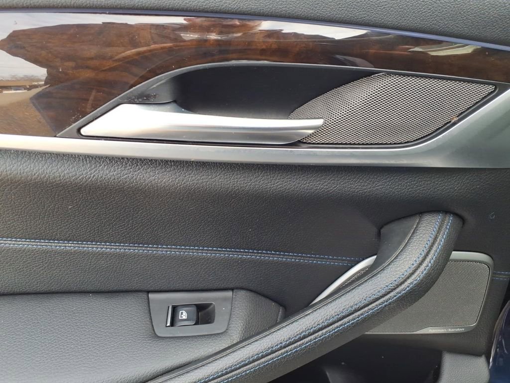 Used 2019 BMW 540i xDrive w/ M Sport Package image 14