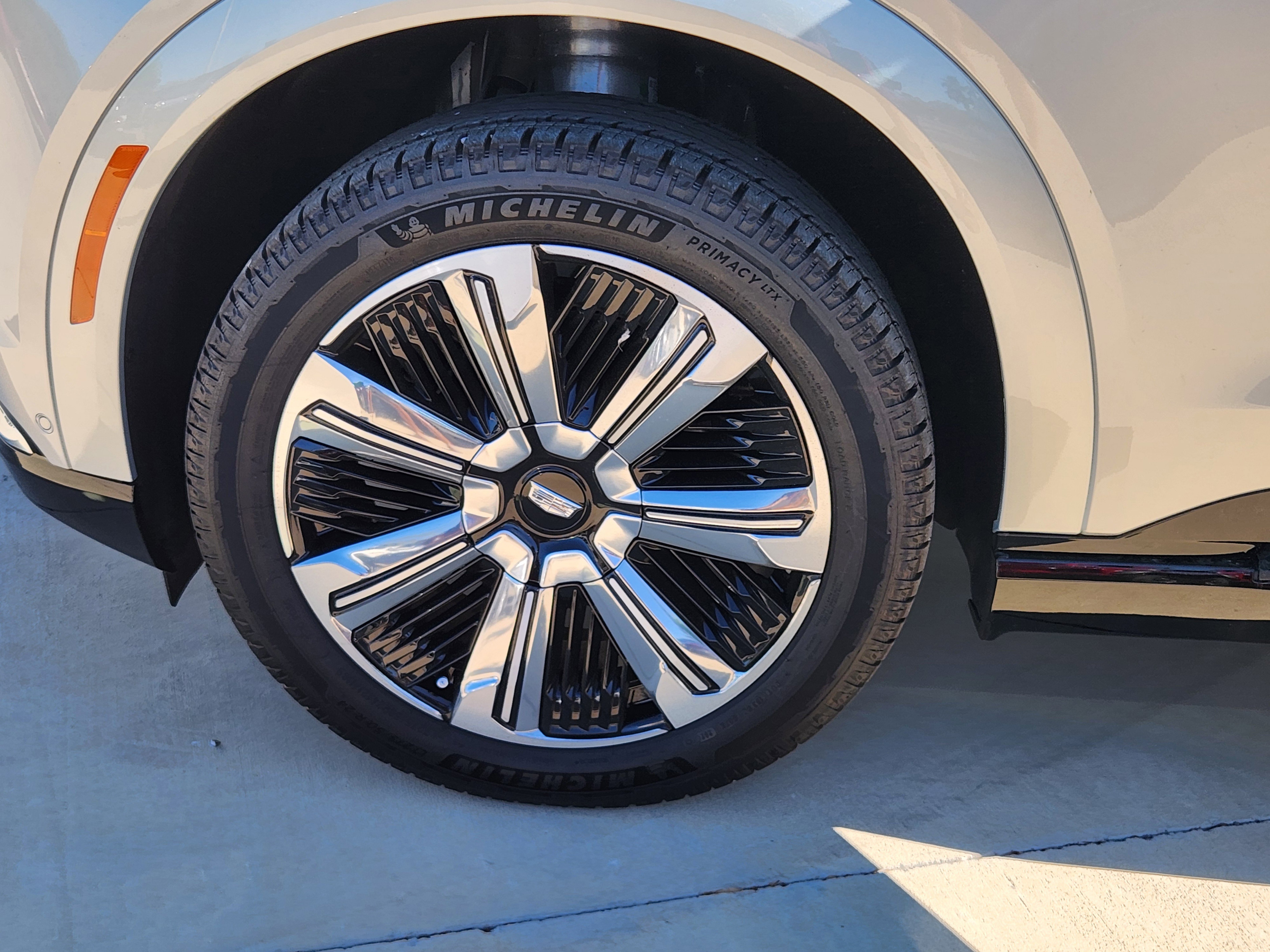 New 2025 Cadillac Escalade IQ Luxury 2 image 37