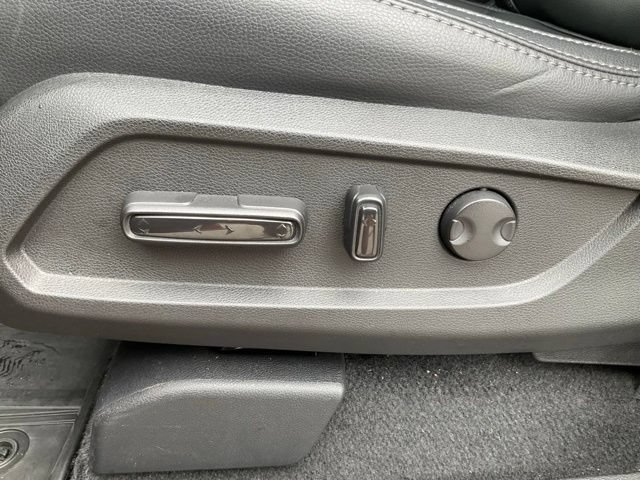 Used 2025 Honda Pilot EX-L image 6