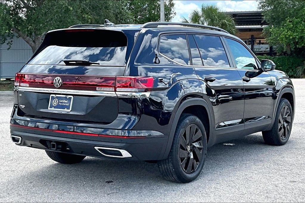 Certified 2024 Volkswagen Atlas SE w/ Black Wheel Package FWD image 5
