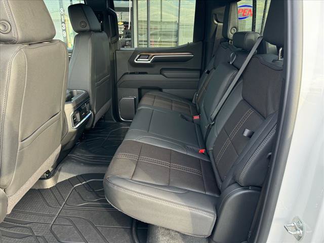 Used 2024 Chevrolet Silverado 1500 High Country AWD/4WD image 9
