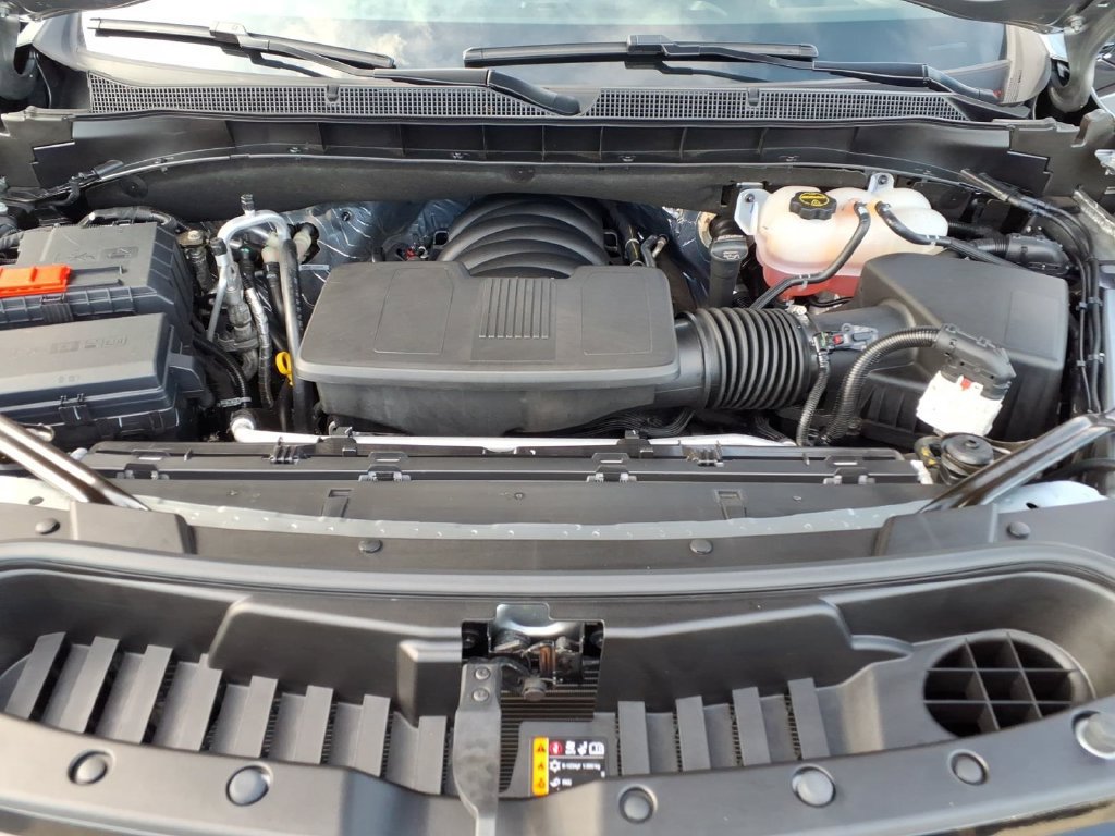 Certified 2025 Chevrolet Suburban Premier AWD/4WD image 32