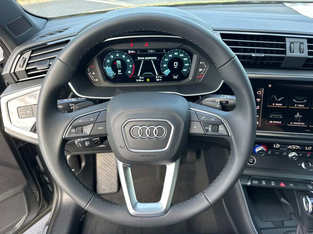 New 2025 Audi Q3 2.0T Premium image 16