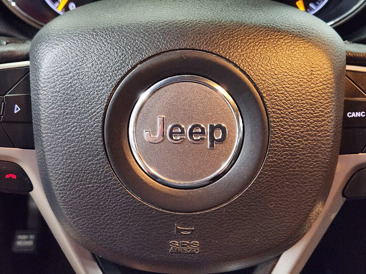 Used 2019 Jeep Grand Cherokee Laredo RWD image 47