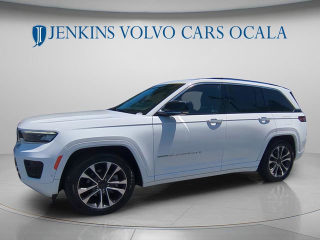 Used 2023 Jeep Grand Cherokee Overland w/ Luxury Tech Group IV AWD/4WD image 7