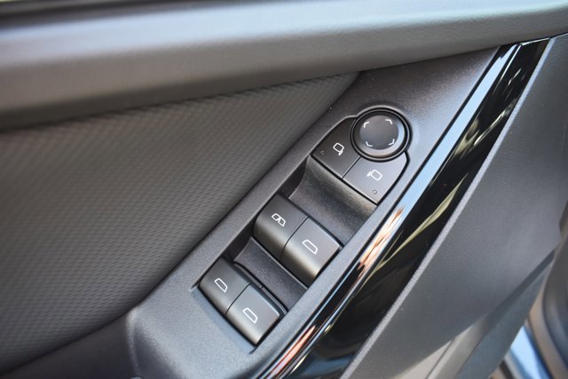 New 2026 Chevrolet Equinox LT image 12