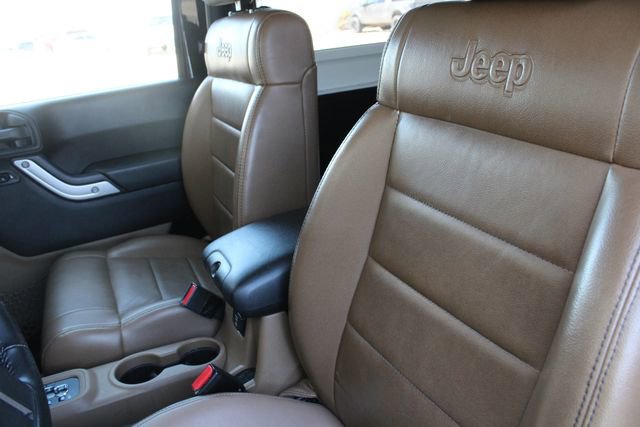 Used 2012 Jeep Wrangler Sahara w/ Connectivity Group AWD/4WD image 3