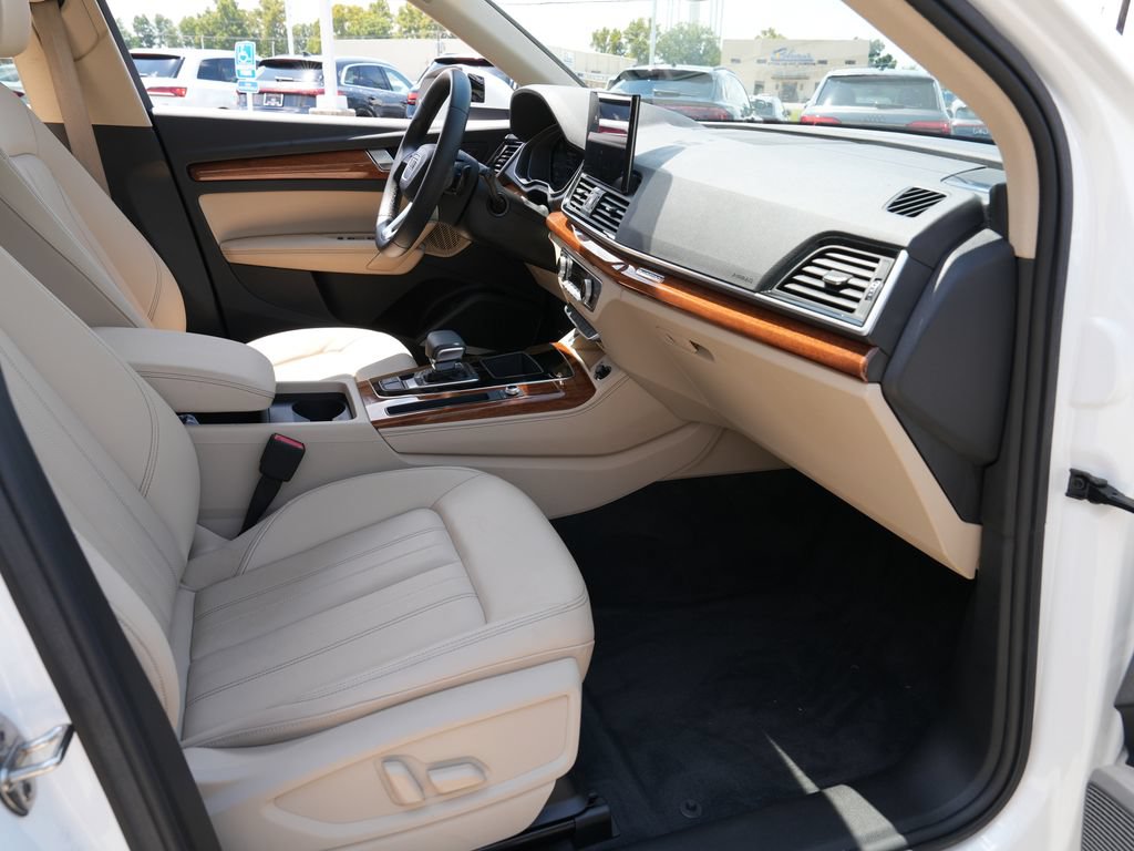 Used 2023 Audi Q5 2.0T Premium Plus w/ Premium Plus Package AWD/4WD image 18