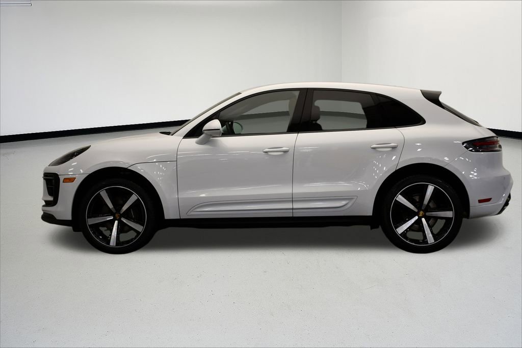 Used 2022 Porsche Macan image 2
