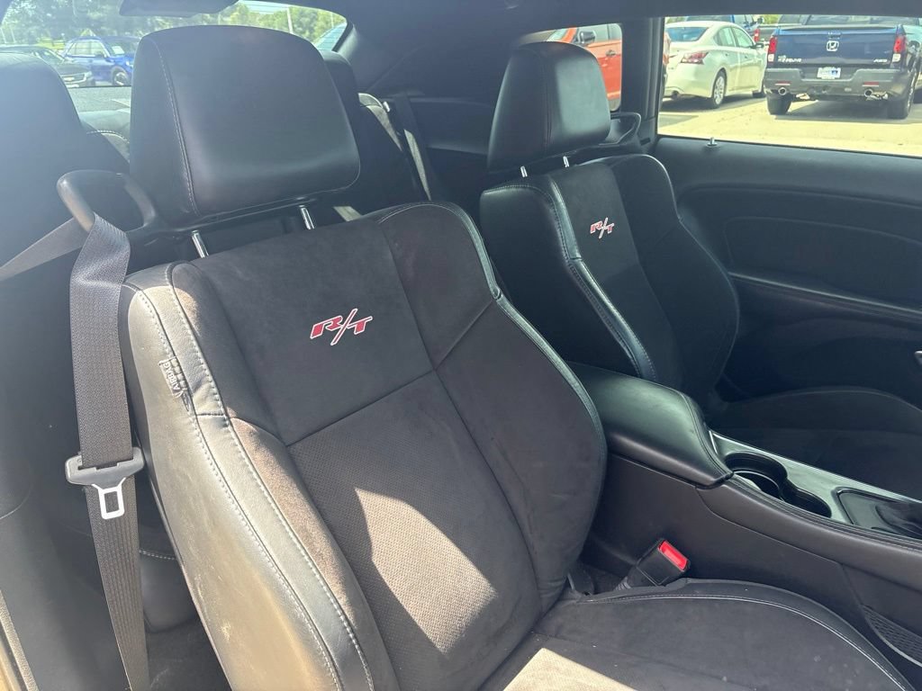Used 2015 Dodge Challenger R/T Scat Pack w/ Leather Interior Group RWD image 22
