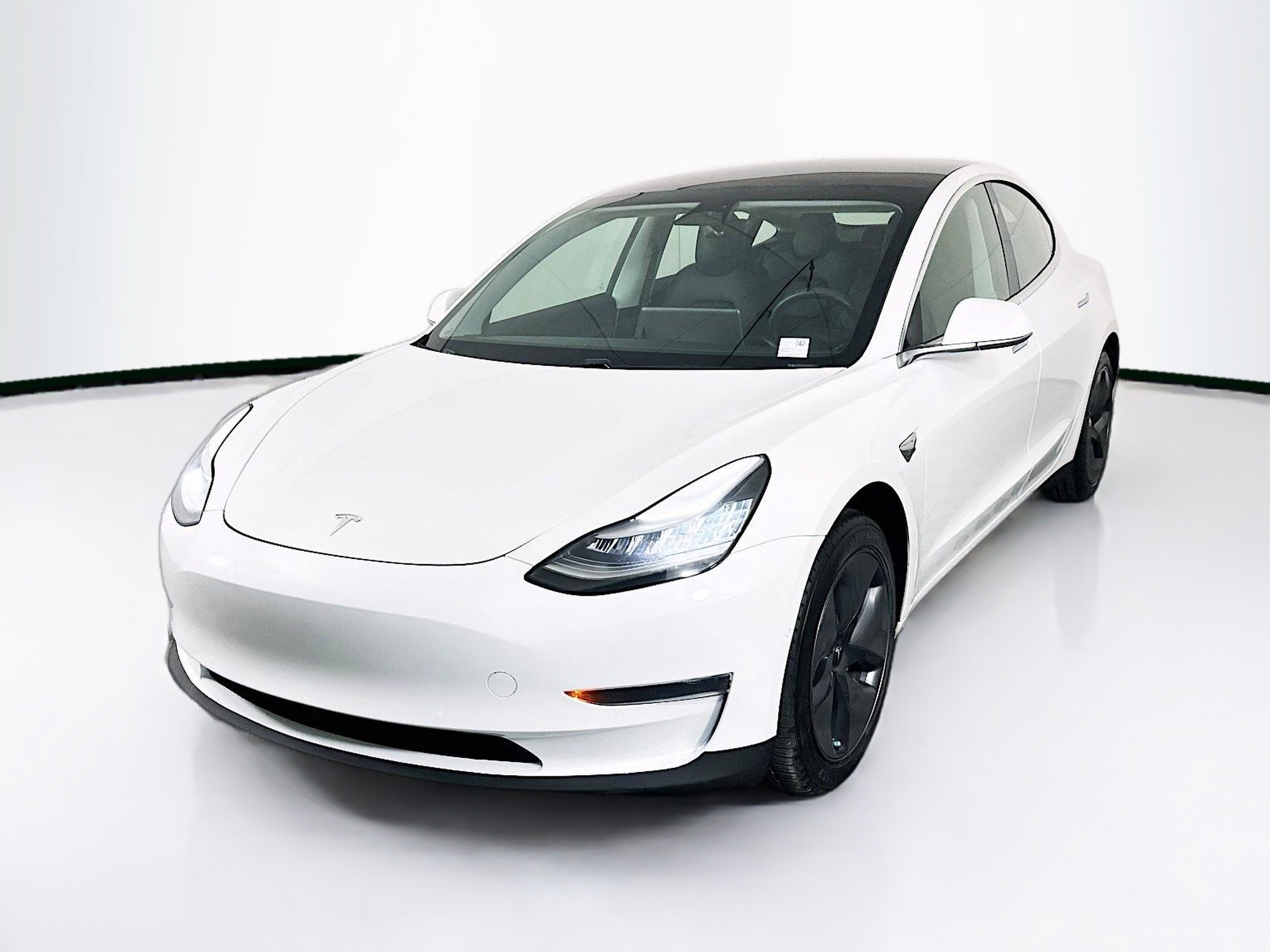 Used 2020 Tesla Model 3 Standard Range Plus RWD image 3