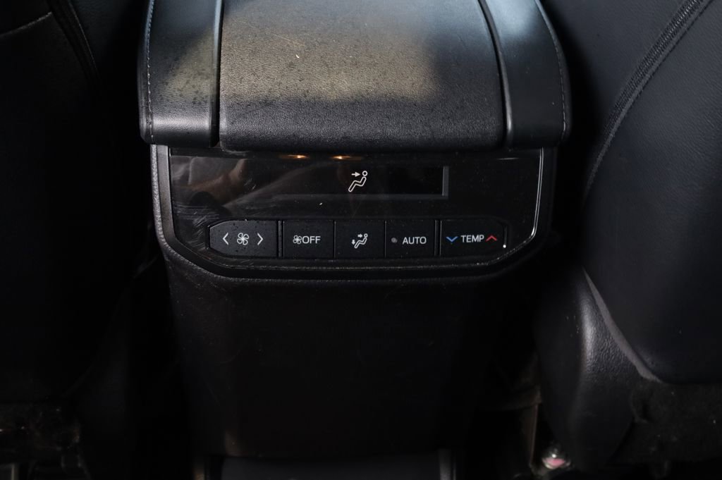 Used 2023 Toyota Highlander XSE image 15