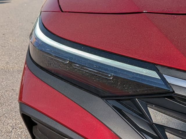 Certified 2025 Hyundai Elantra Sport FWD image 10