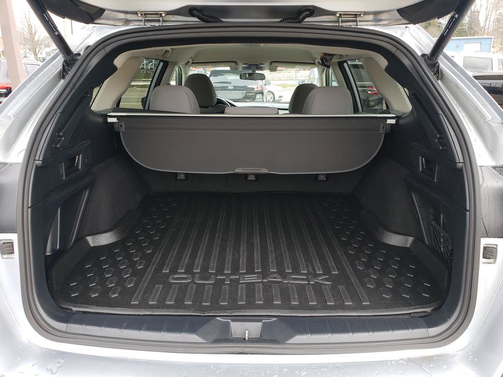 Used 2022 Subaru Outback Premium AWD/4WD image 5
