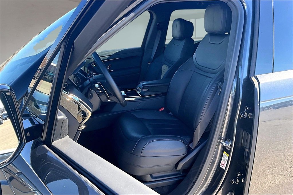 Used 2025 Land Rover Range Rover Sport Dynamic SE image 26