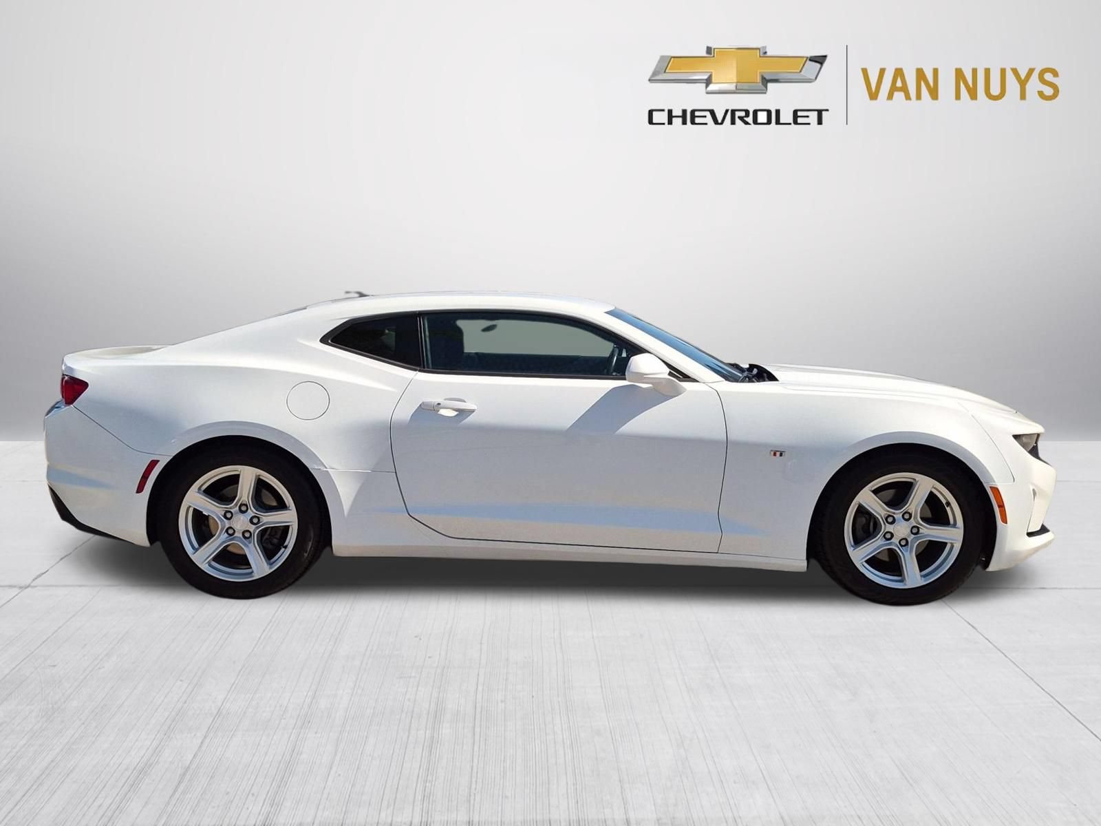 Used 2020 Chevrolet Camaro LT RWD image 4