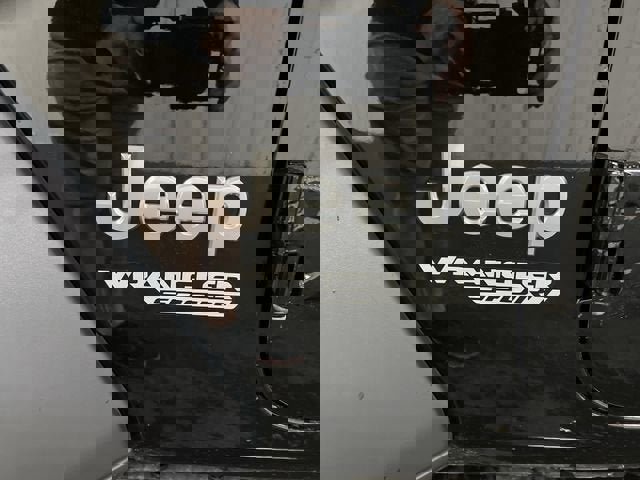 Used 2018 Jeep Wrangler Sport image 30