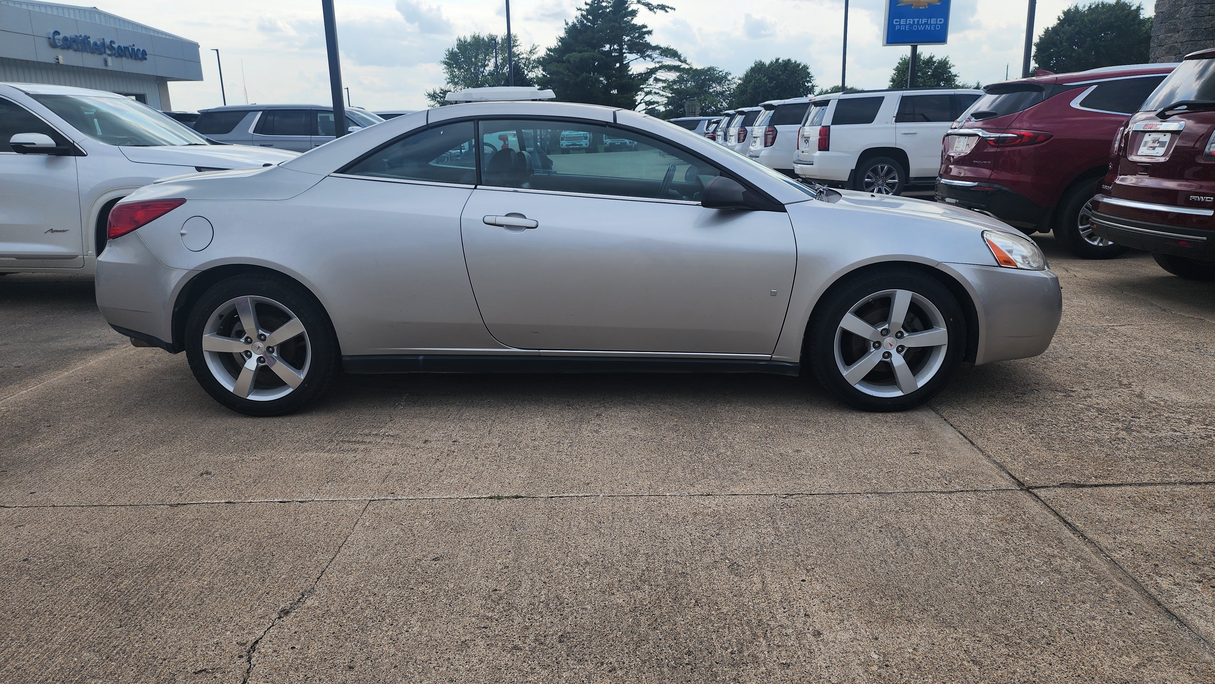 Used 2007 Pontiac G6 GT w/ Sport Package FWD image 3