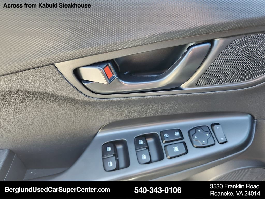 Used 2022 Hyundai Kona N Line image 17
