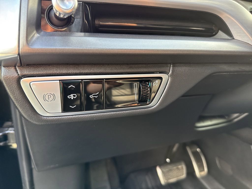 Used 2026 Cadillac Vistiq Platinum w/ LPO, Floor Liner Package AWD/4WD image 19