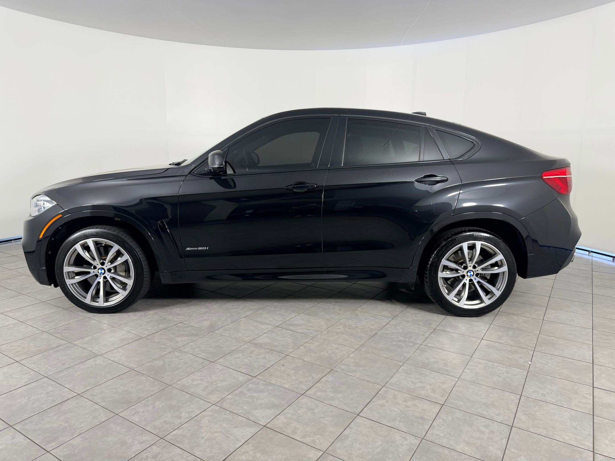 Used 2016 BMW X6 xDrive50i image 2