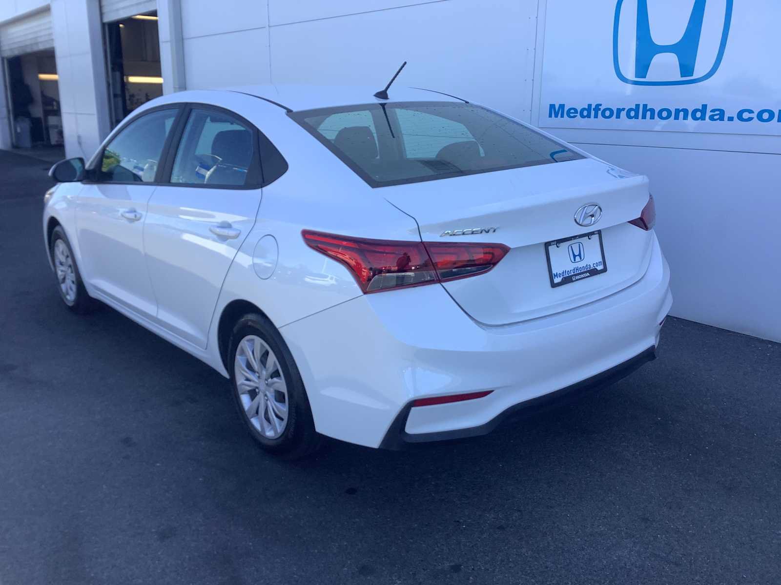 Used 2022 Hyundai Accent SE FWD image 4