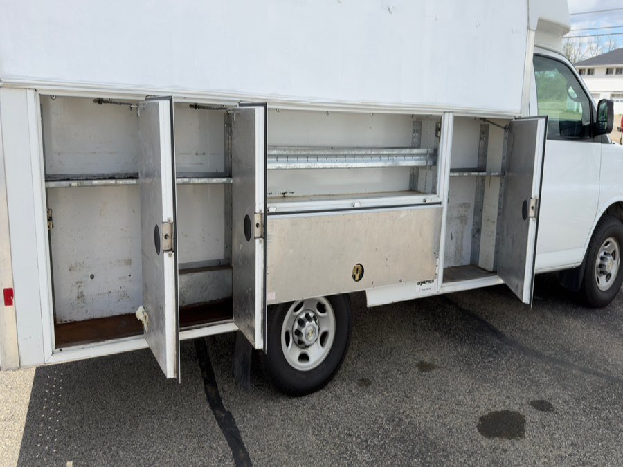 Used 2008 Chevrolet Express 3500 RWD image 24
