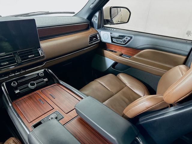 Used 2023 Lincoln Navigator L Reserve image 25