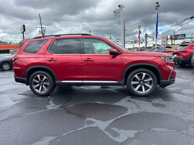 Used 2023 Honda Pilot Touring image 2