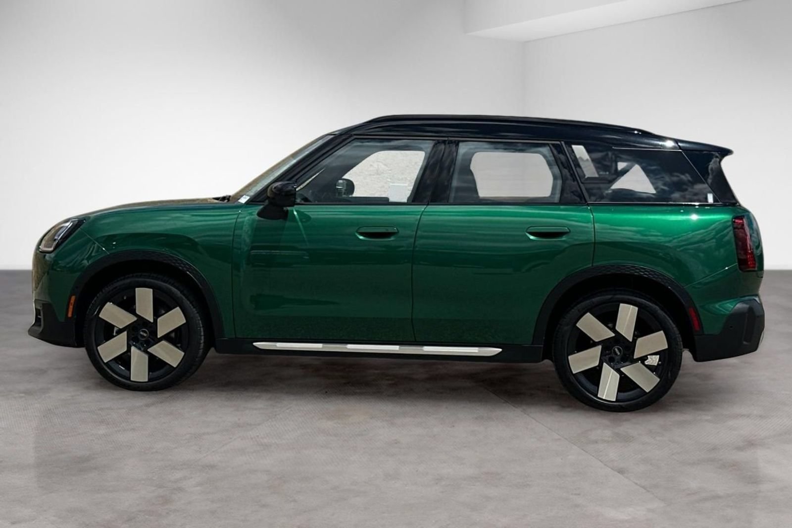 Used 2025 MINI Cooper Countryman S AWD/4WD image 2
