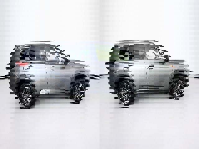 Used 2021 Nissan Rogue S image 4