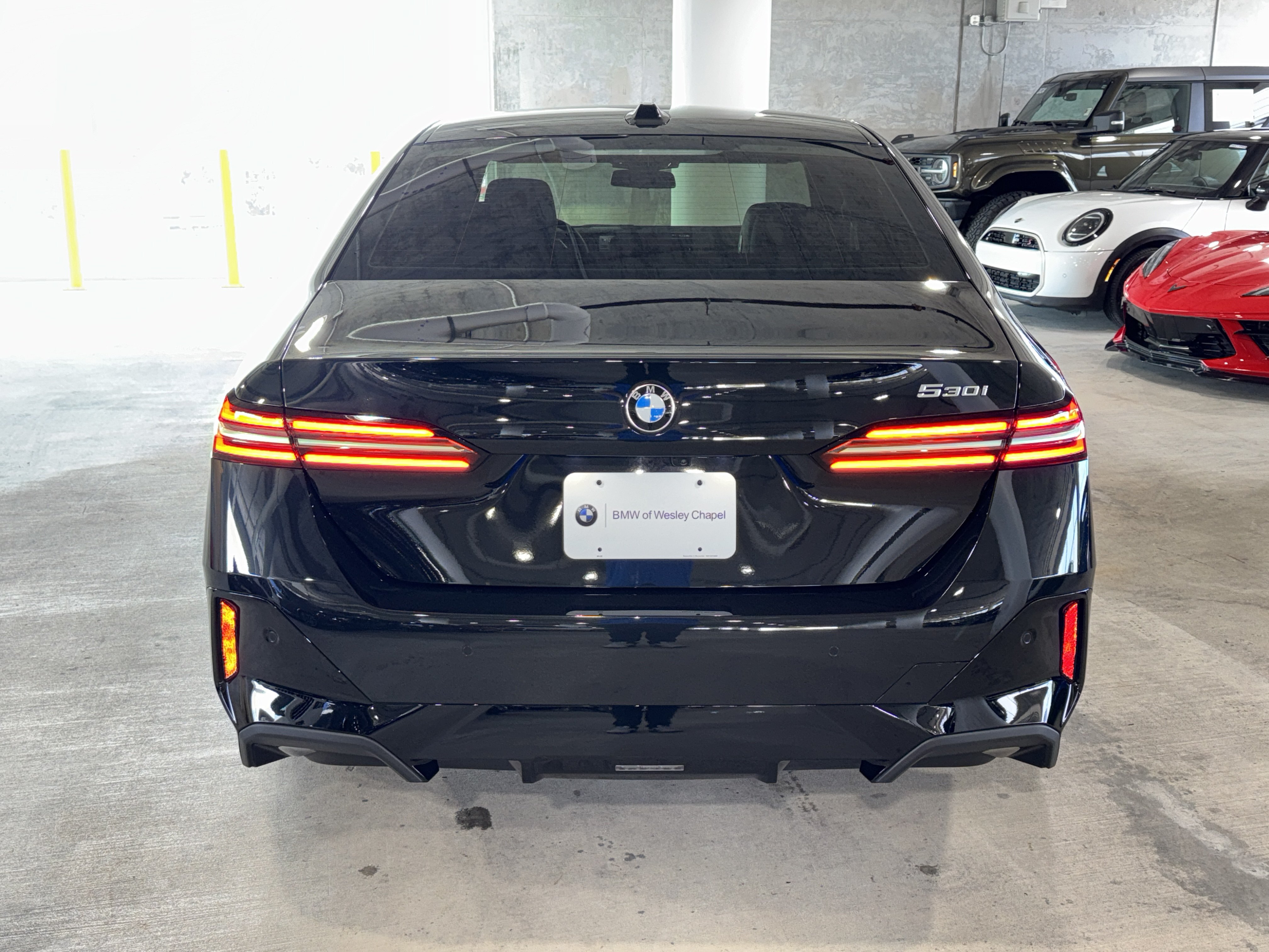 Used 2025 BMW 530i w/ M Sport Package RWD image 7