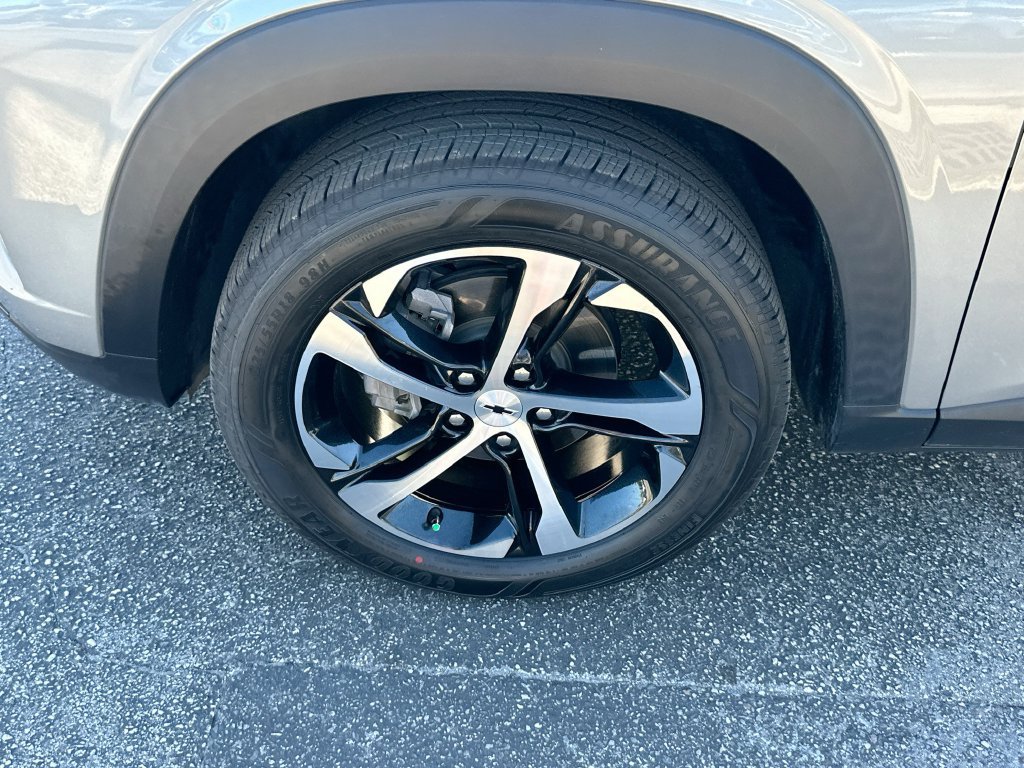 Certified 2024 Chevrolet Trax RS FWD image 29