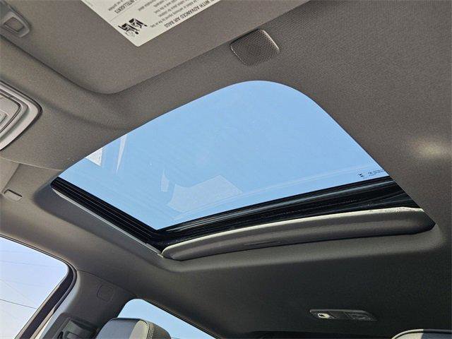 New 2025 GMC Sierra 2500 Denali w/ Denali Reserve Package image 17