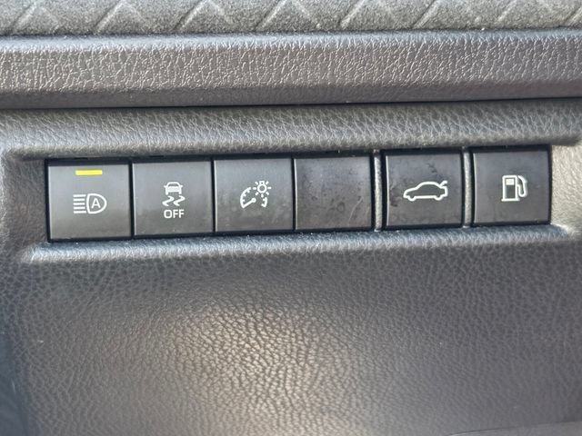 Used 2025 Toyota Camry XLE FWD image 29