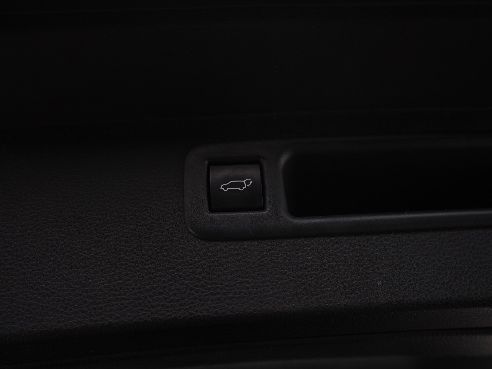 Used 2025 Toyota Highlander XSE AWD/4WD image 19
