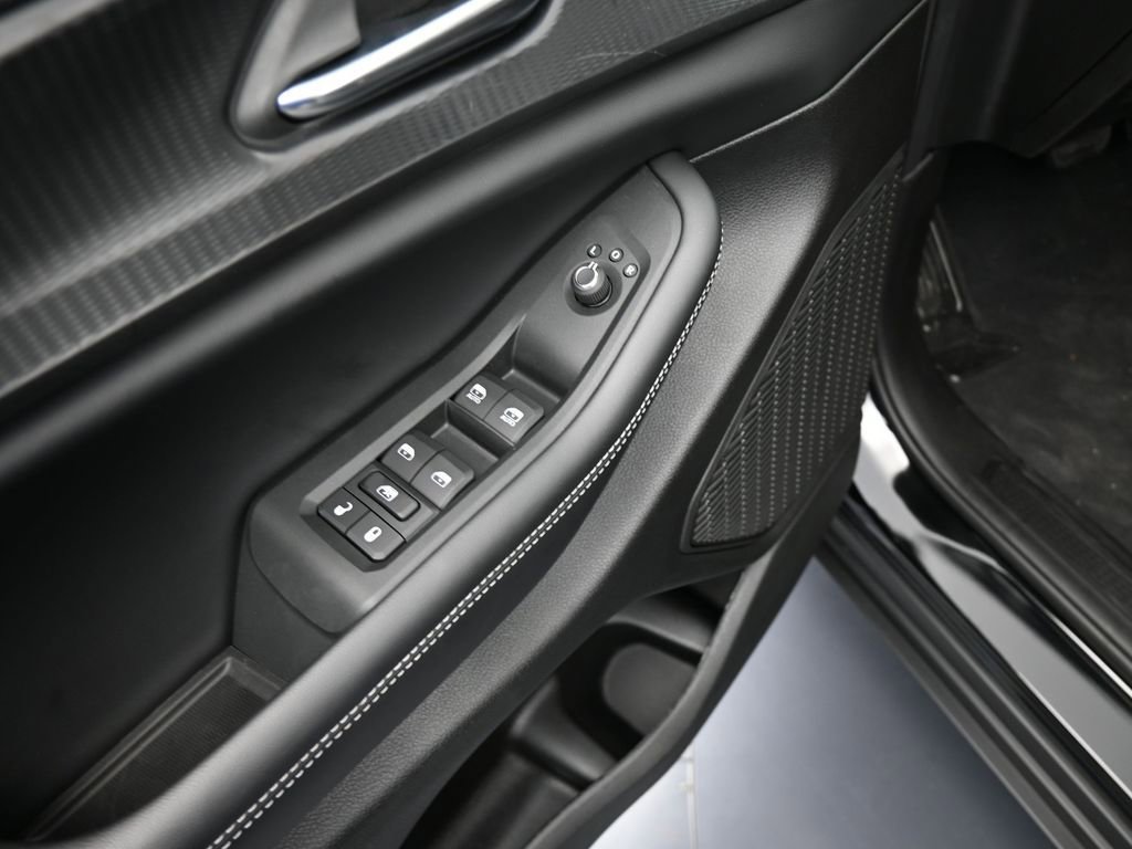 Used 2025 Jeep Grand Cherokee Laredo image 13