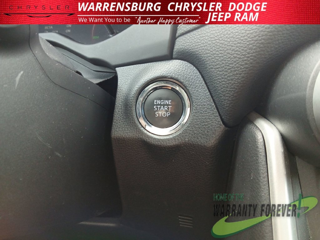 Used 2025 Toyota RAV4 XLE FWD image 28
